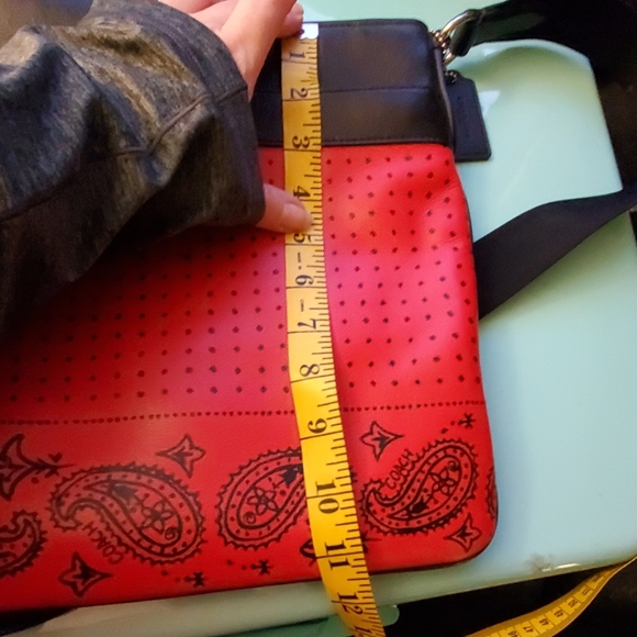 GORGEOUS Authentic Coach bandana print bag - Picture 8 of 8